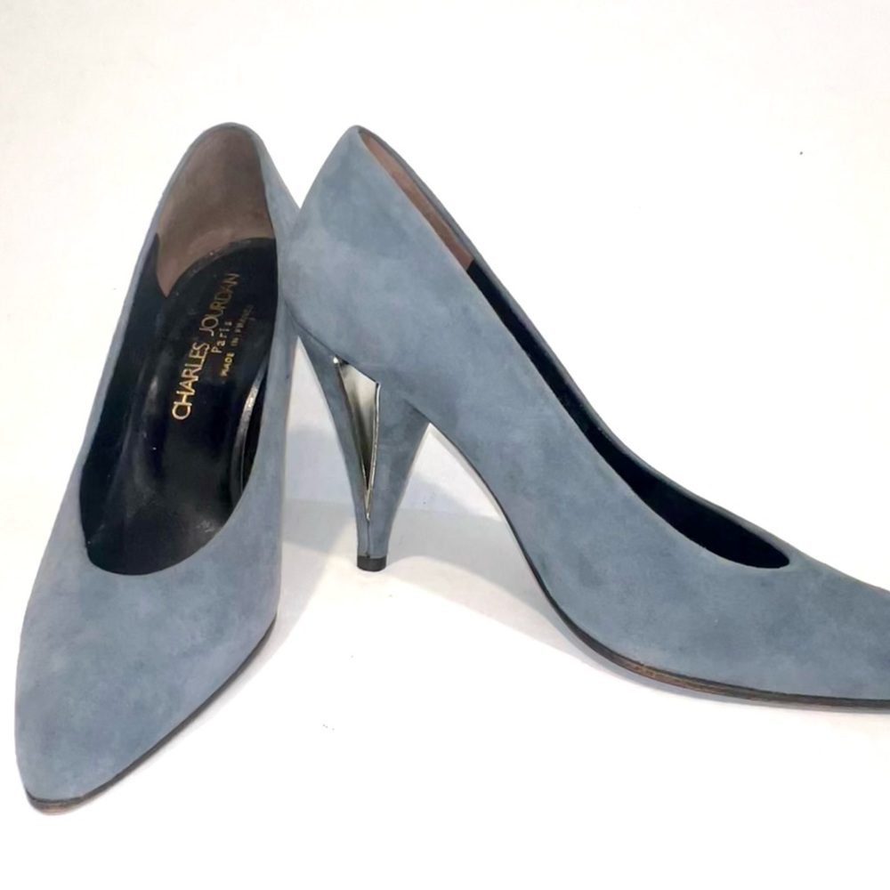 Charles Jourdan Sleek Suede Gray Heels